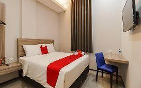 RedDoorz Plus near Senayan City